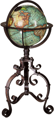 Globe terrestre antique Baroque du XVIII<sup>me</sup> sicle (reproduction) de AM.
