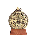 Voir l'Astrolabe Moderne de taille moyenne.